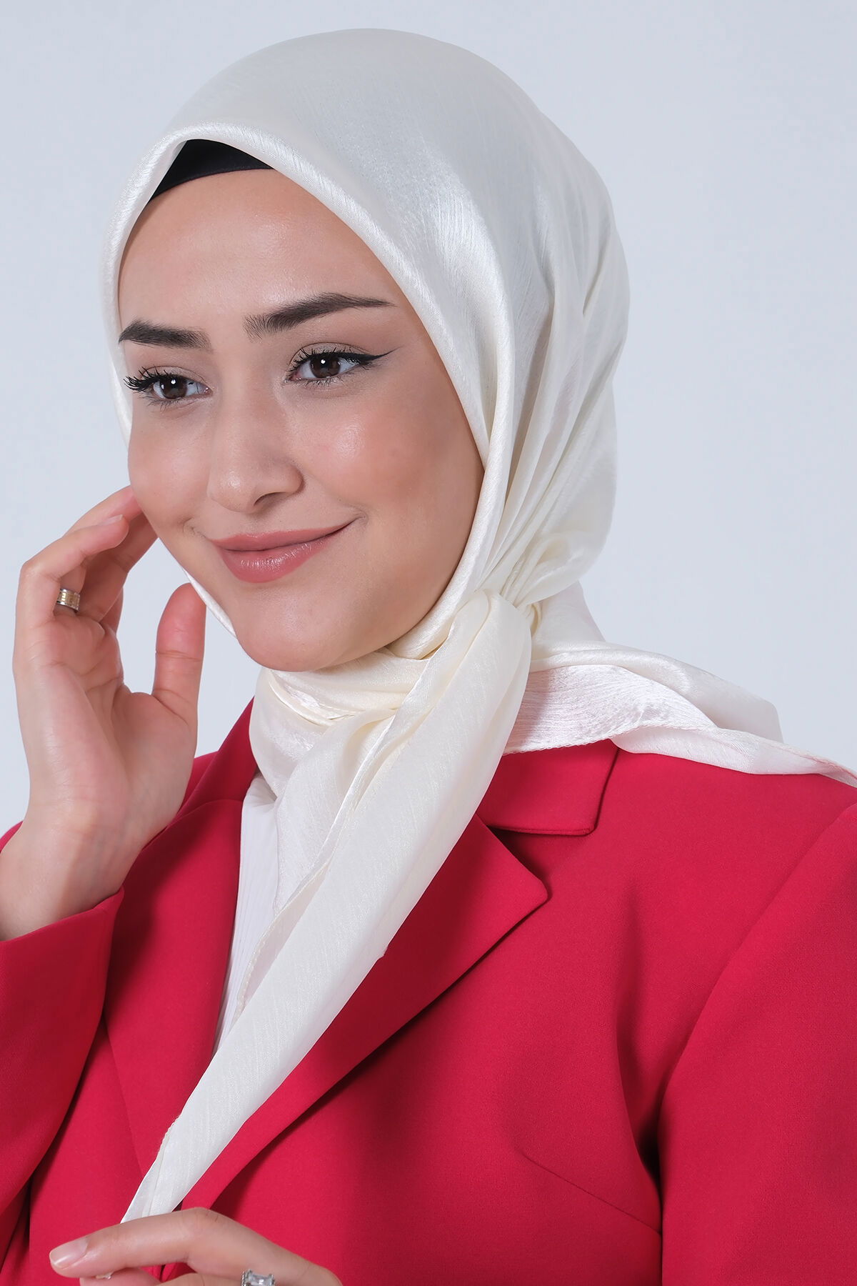 İnci Krem Janjan Eşarp