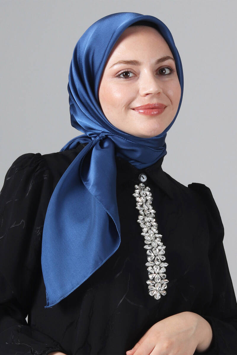 Saks Mavisi Como Saten Eşarp 