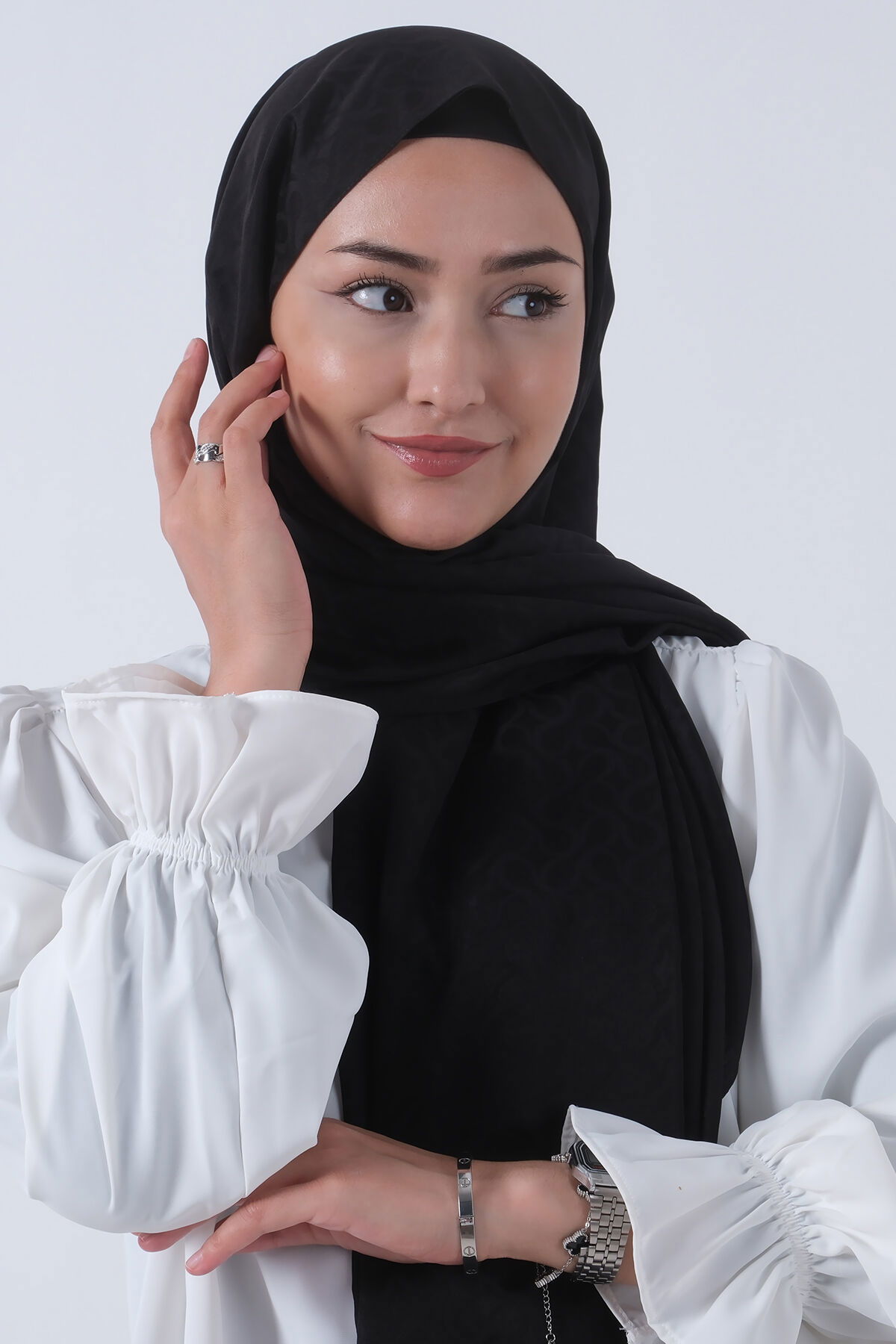 V-1 Azra Jakar Şal
