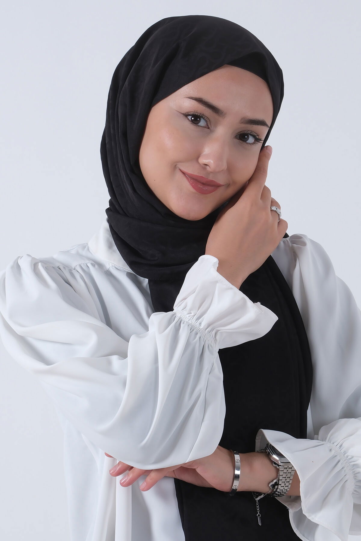 V-1 Azra Jakar Şal