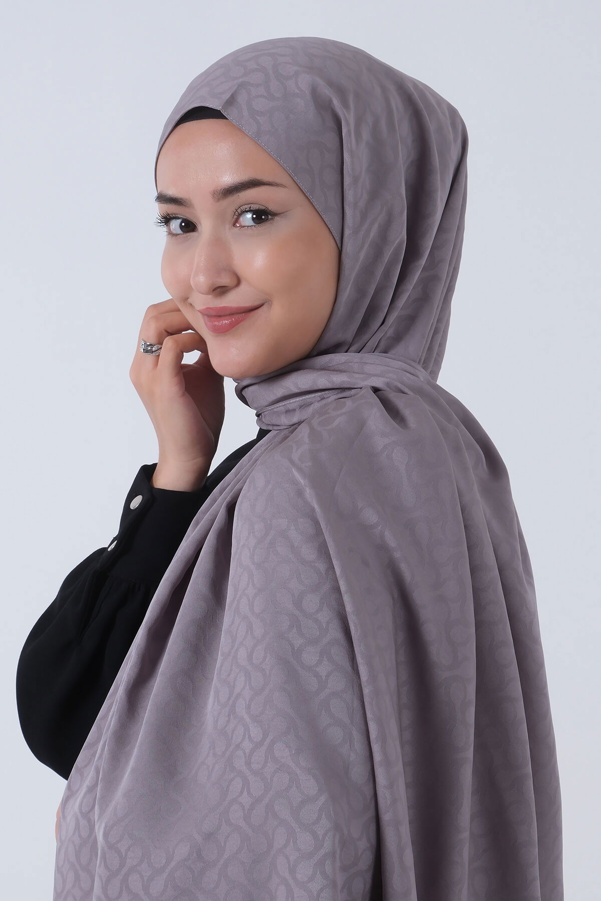 V-11 Azra Jakar Şal