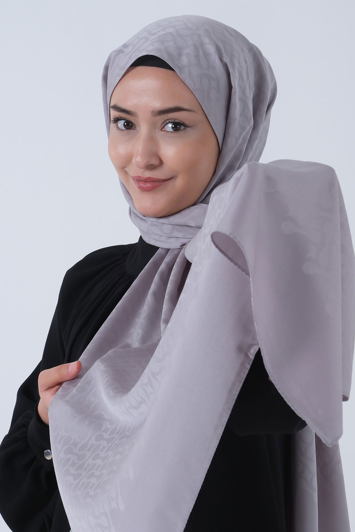 V-13 Azra Jakar Şal