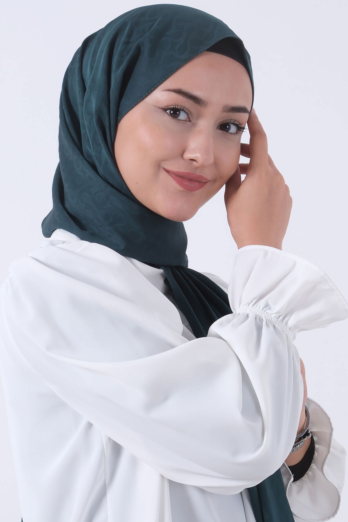 V-14 Azra Jakar Şal