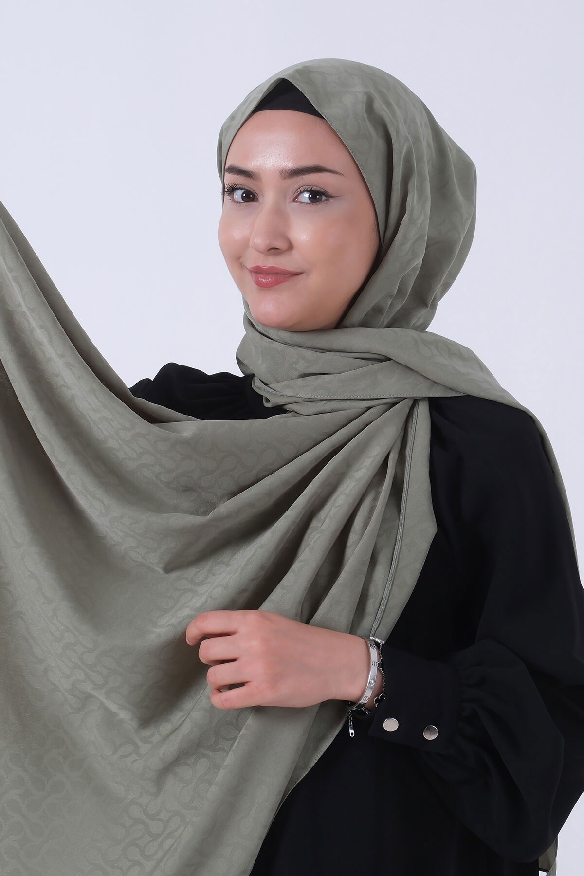 V-16 Azra Jakar Şal