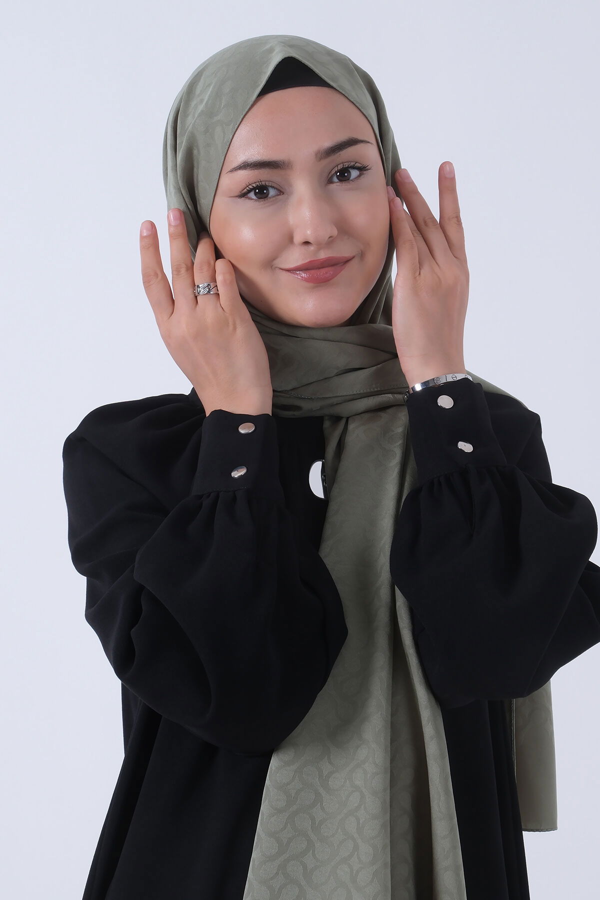 V-16 Azra Jakar Şal