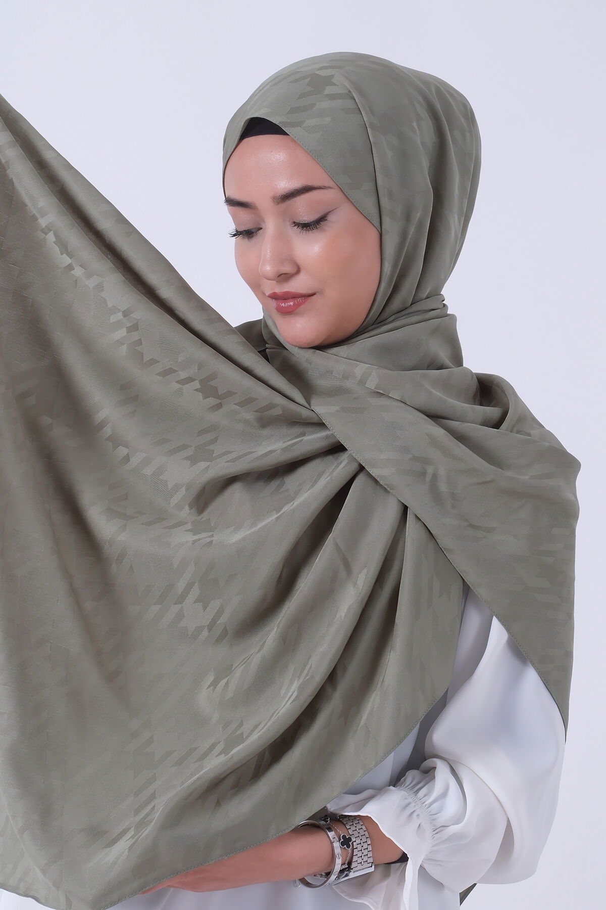 V-16 Miray Jakar Şal