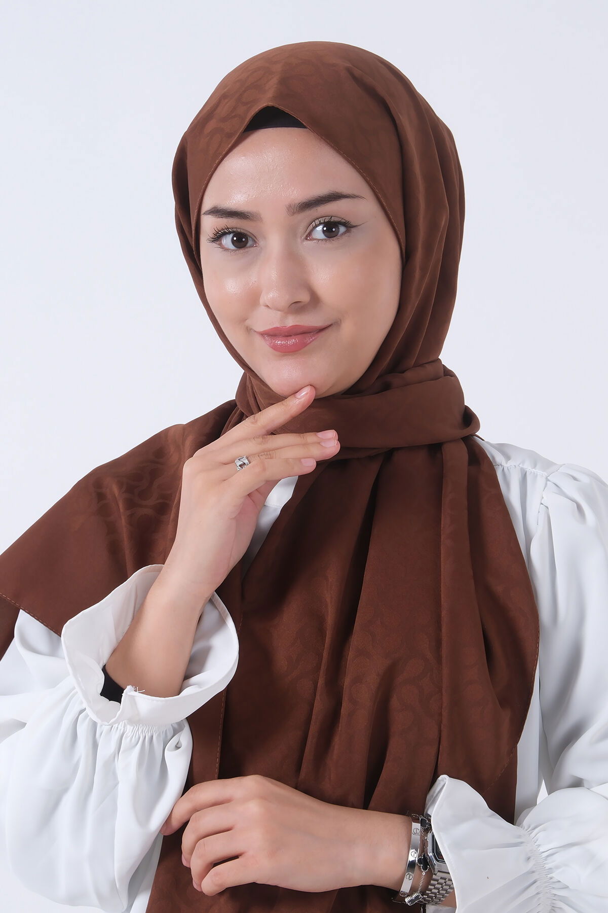 V-18 Azra Jakar Şal