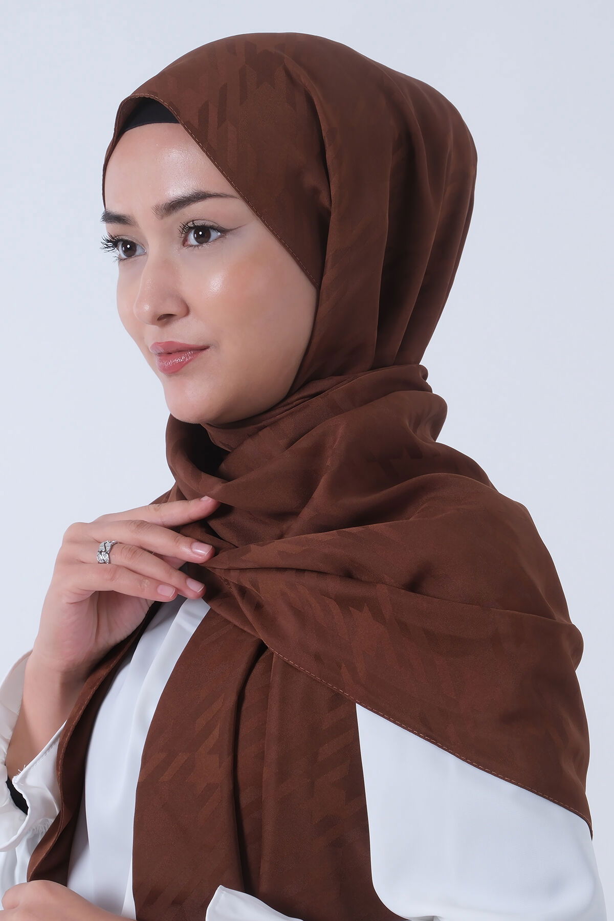 V-18 Miray Jakar Şal