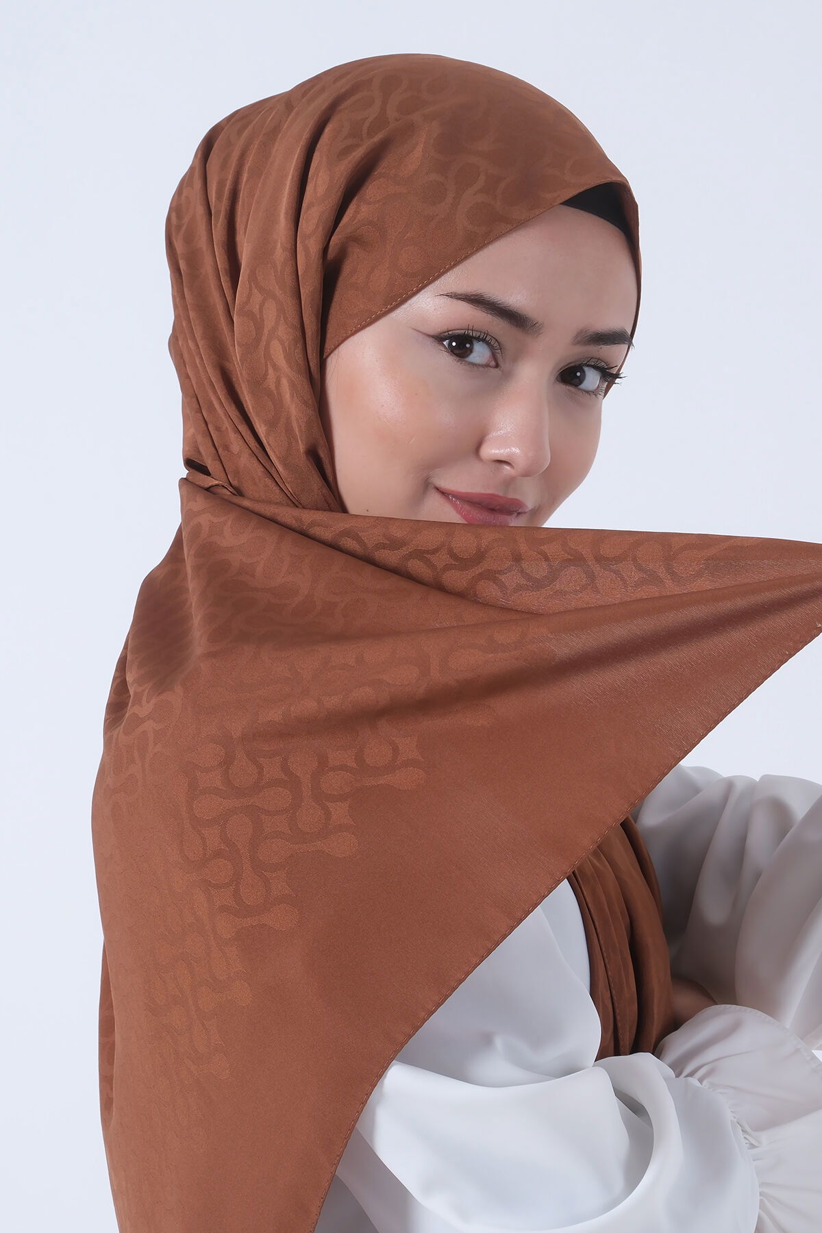 V-19 Azra Jakar Şal