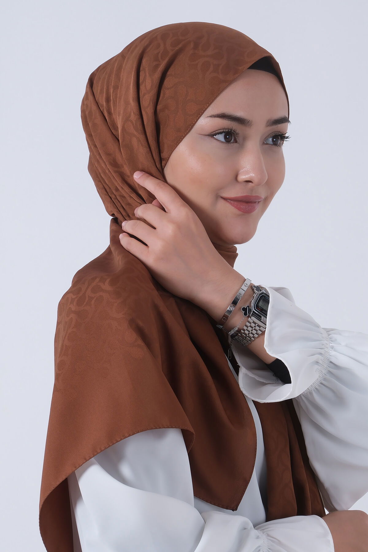 V-19 Azra Jakar Şal