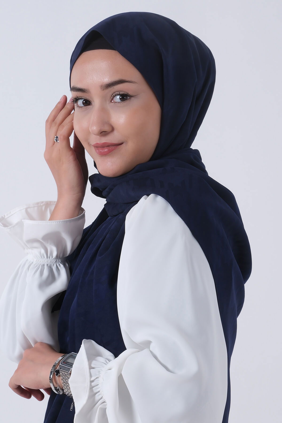 V-2 Miray Jakar Şal
