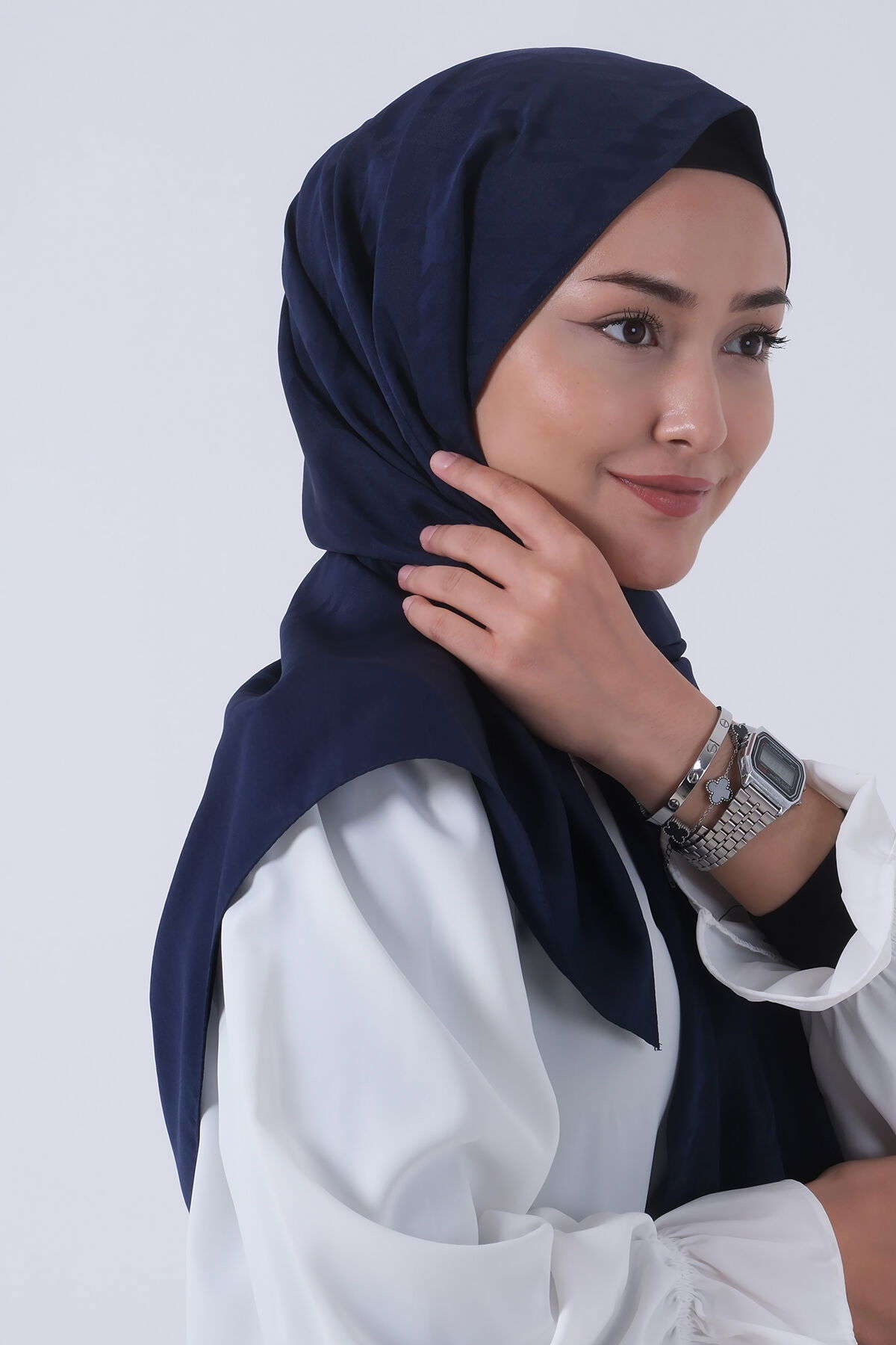 V-2 Miray Jakar Şal