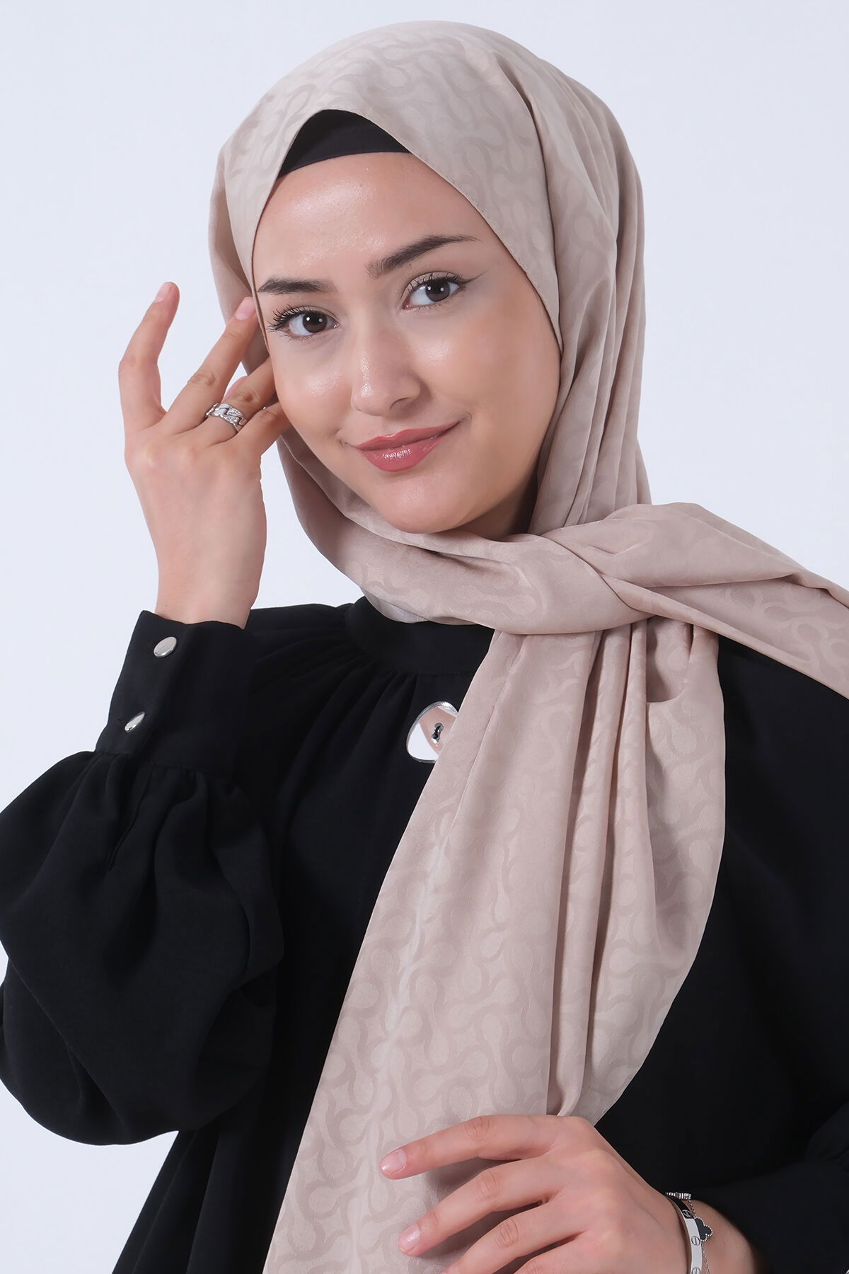 V-21 Azra Jakar Şal