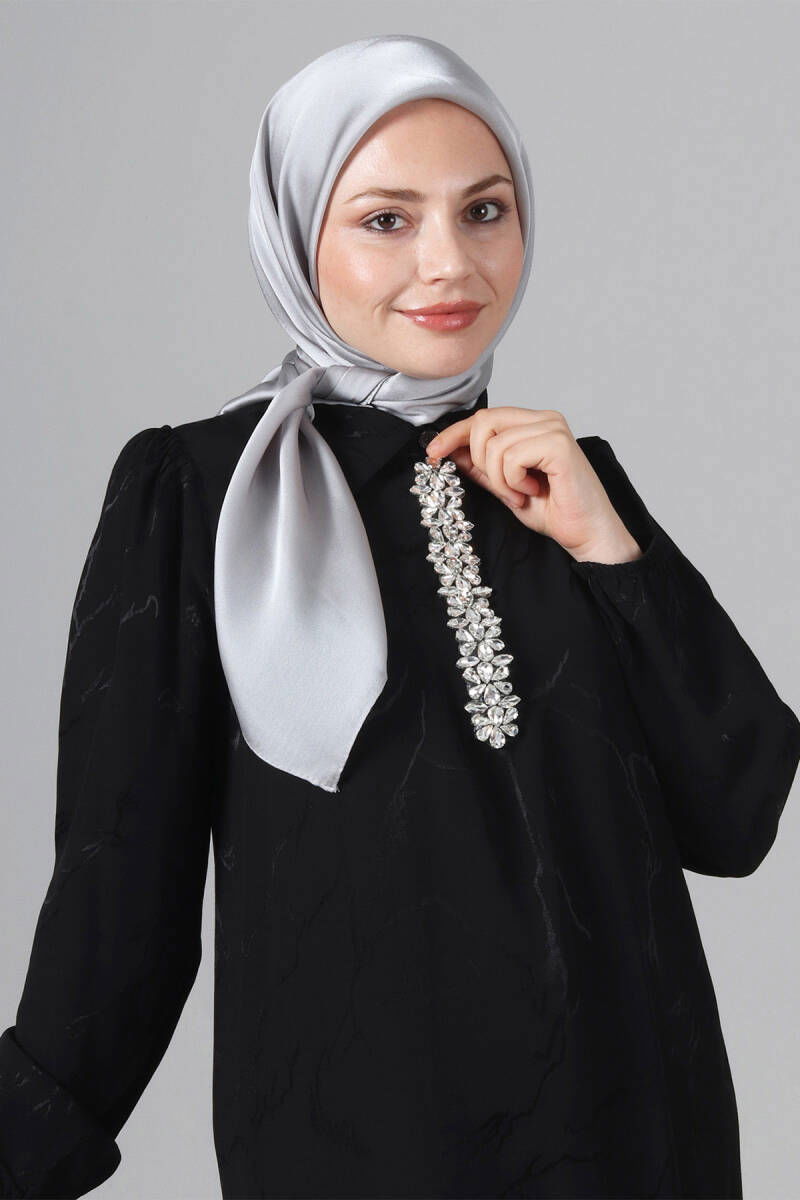 V-22 Como Saten Eşarp - harem