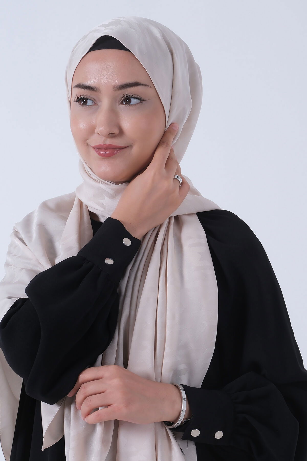 V-23 Miray Jakar Şal