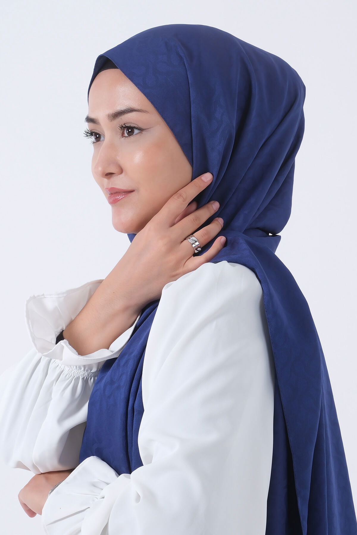 V-3 Azra Jakar Şal