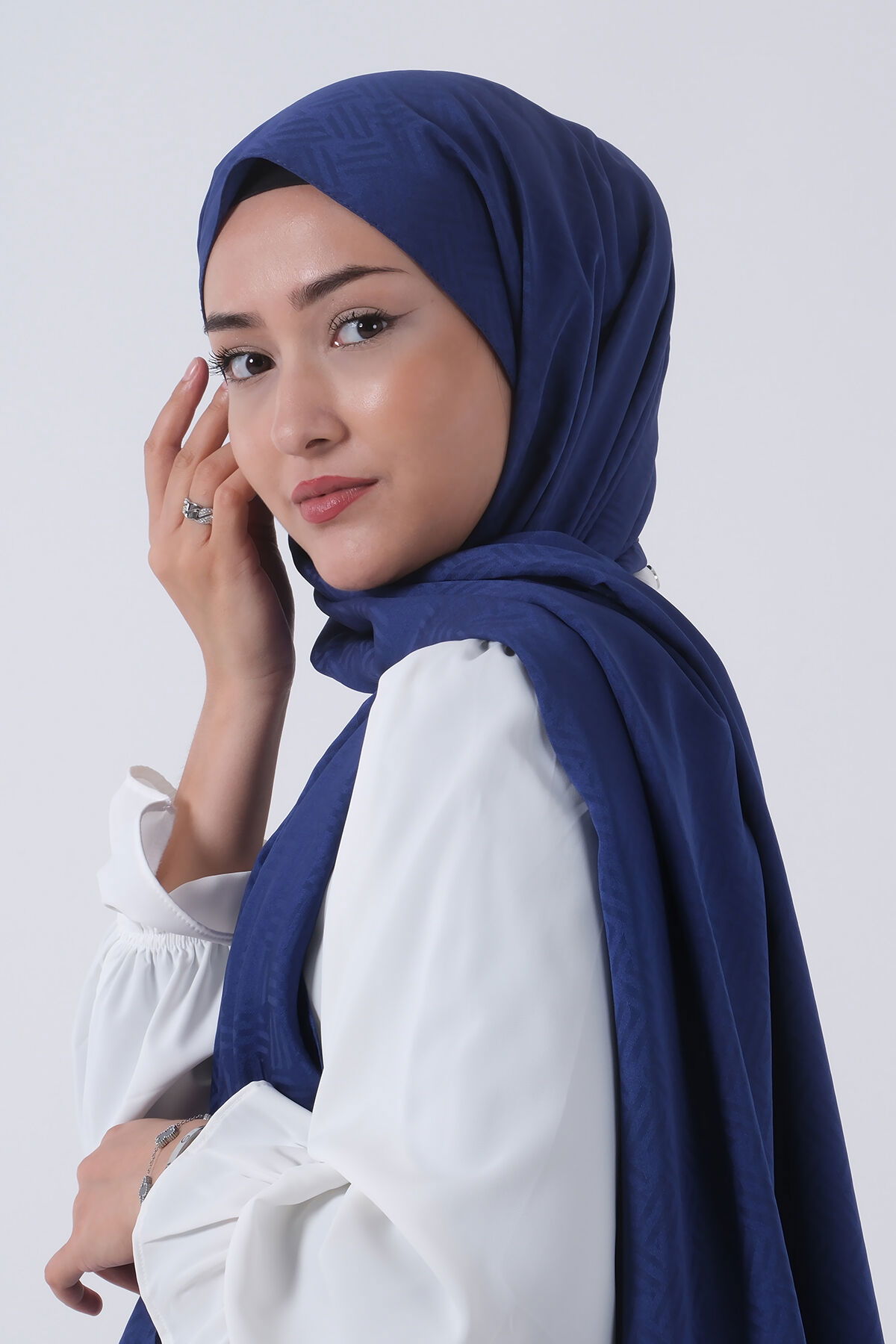 V-3 Eylül Jakar Şal