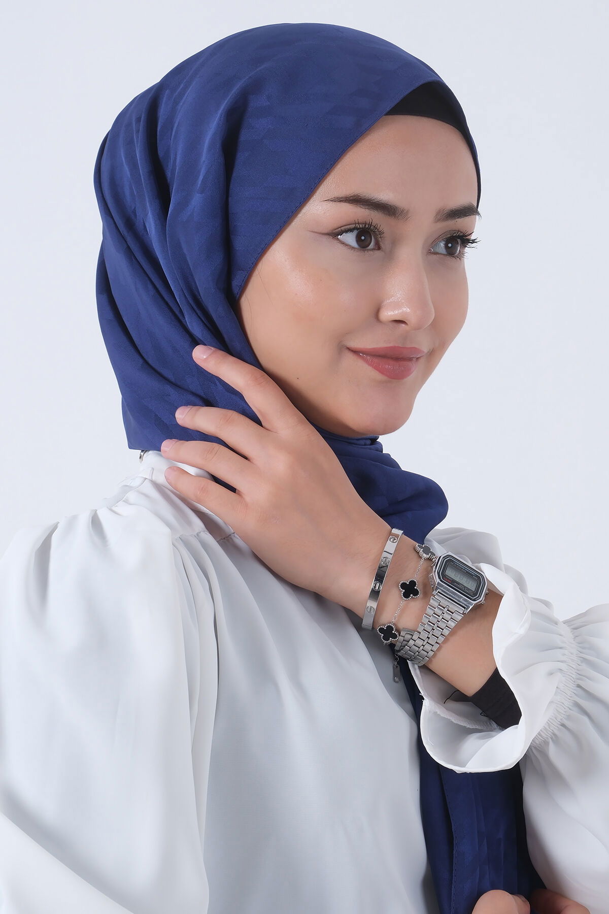 V-3 Miray Jakar Şal