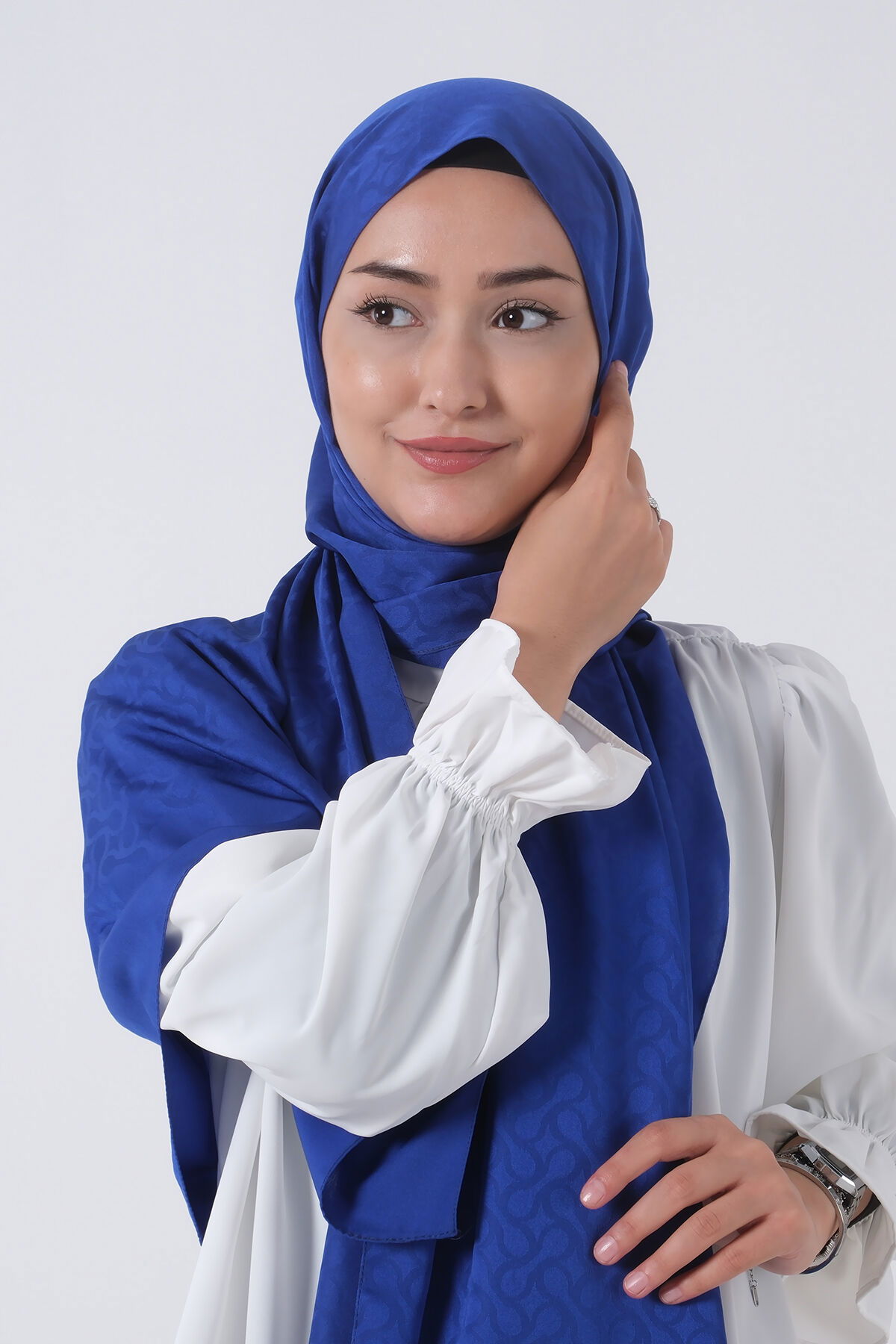 V-4 Azra Jakar Şal
