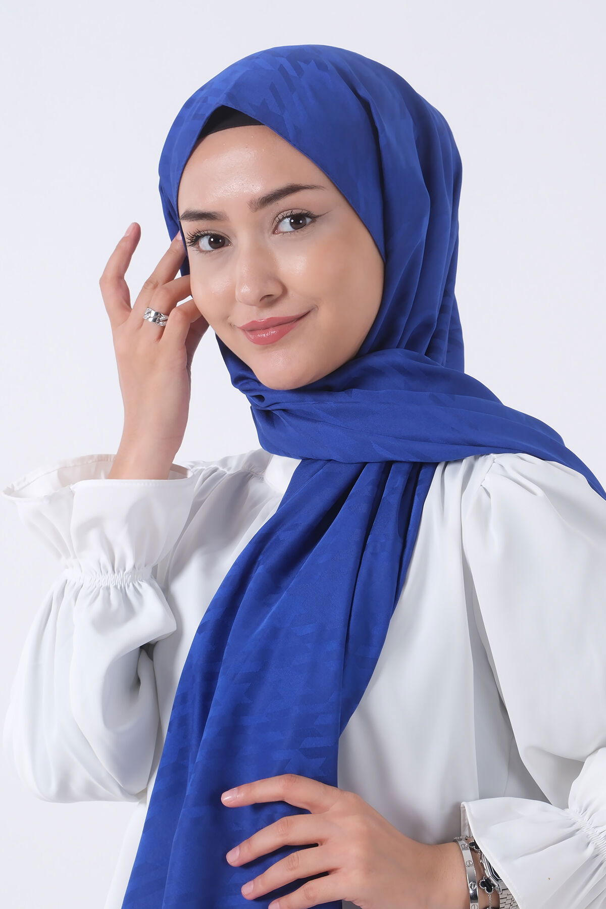 V-4 Miray Jakar Şal