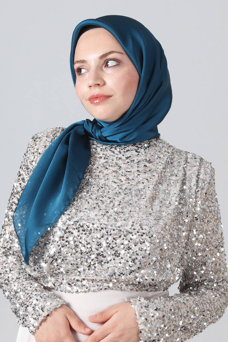 V-43 Como Saten Eşarp - harem