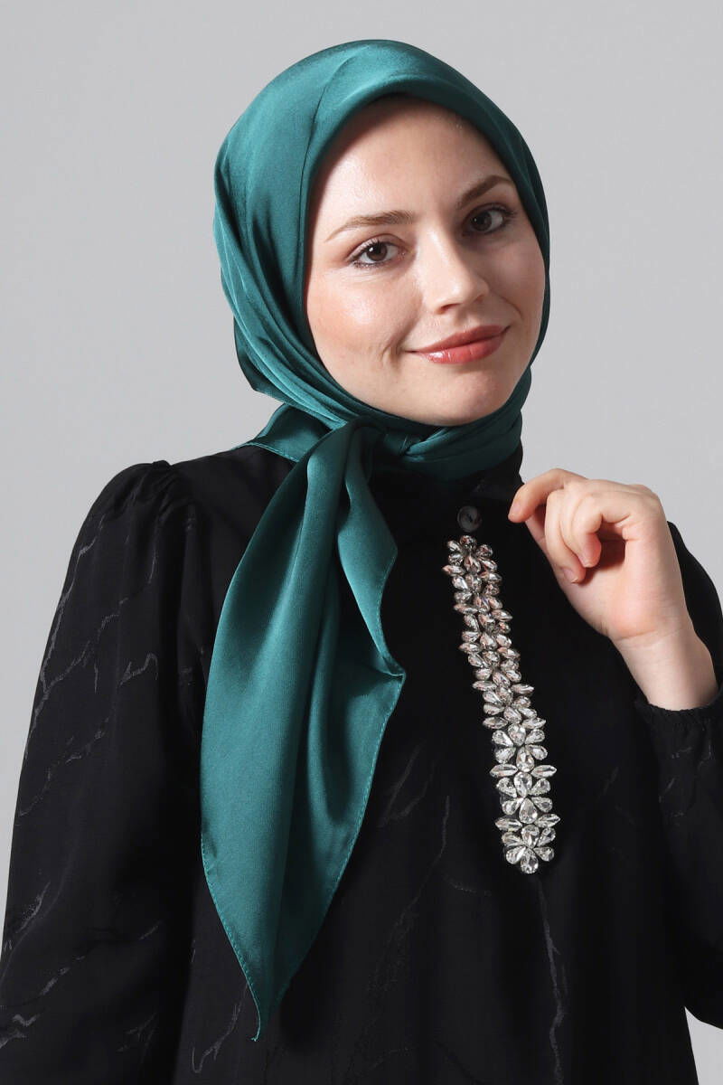 V-46 Como Saten Eşarp - harem