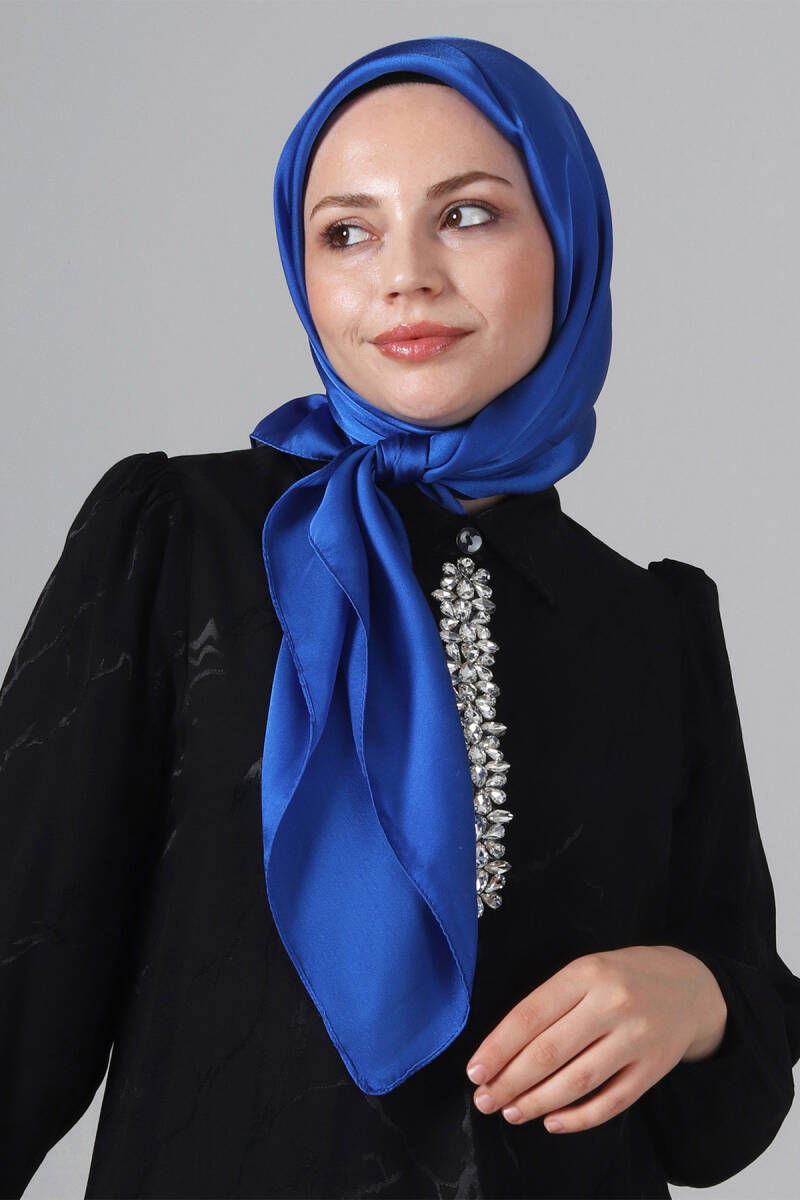 V-8 Como Saten Eşarp - harem