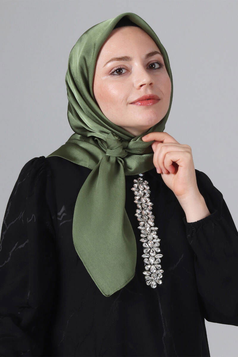 V-88 Como Saten Eşarp - harem