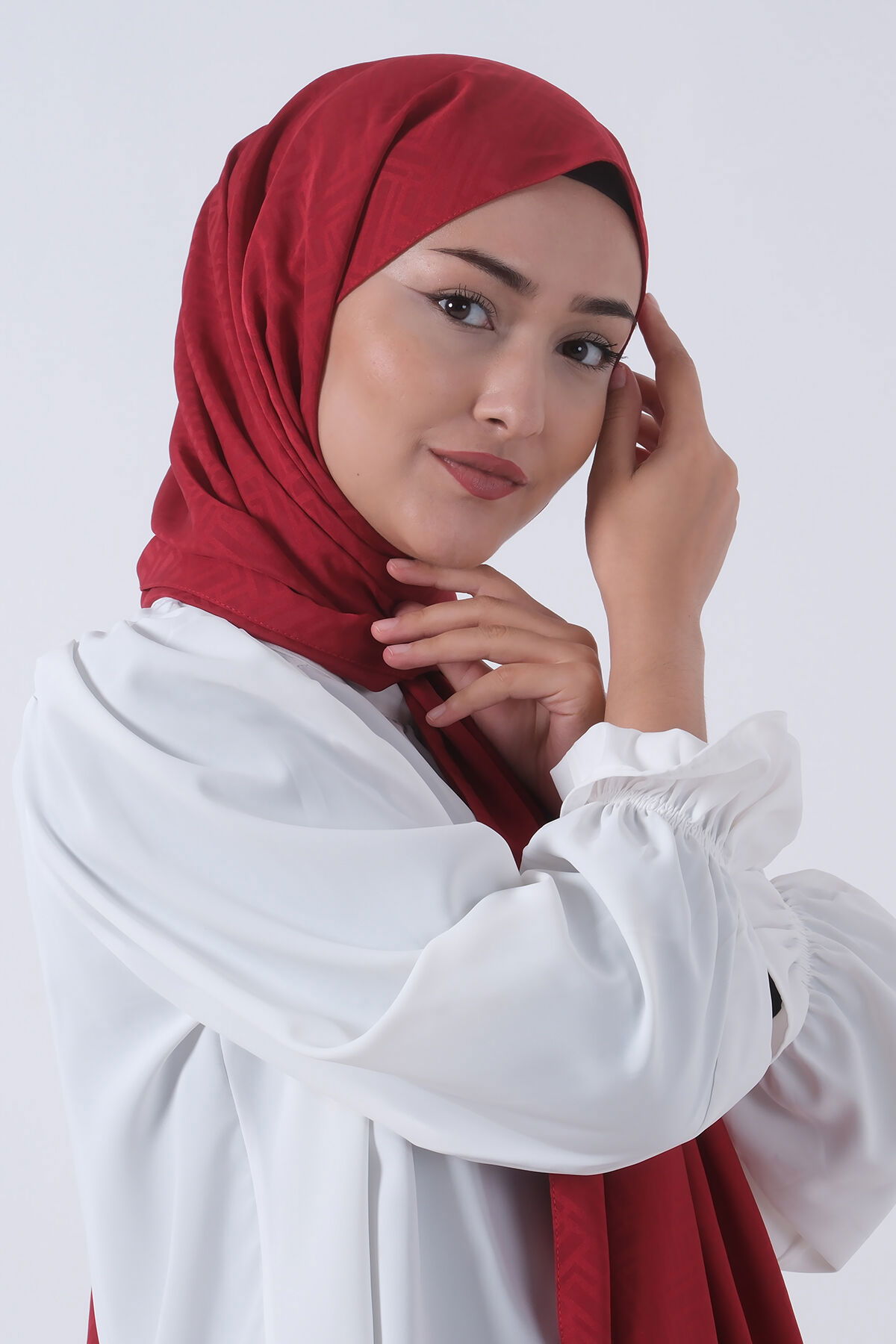 V-9 Nehir Jakar Şal