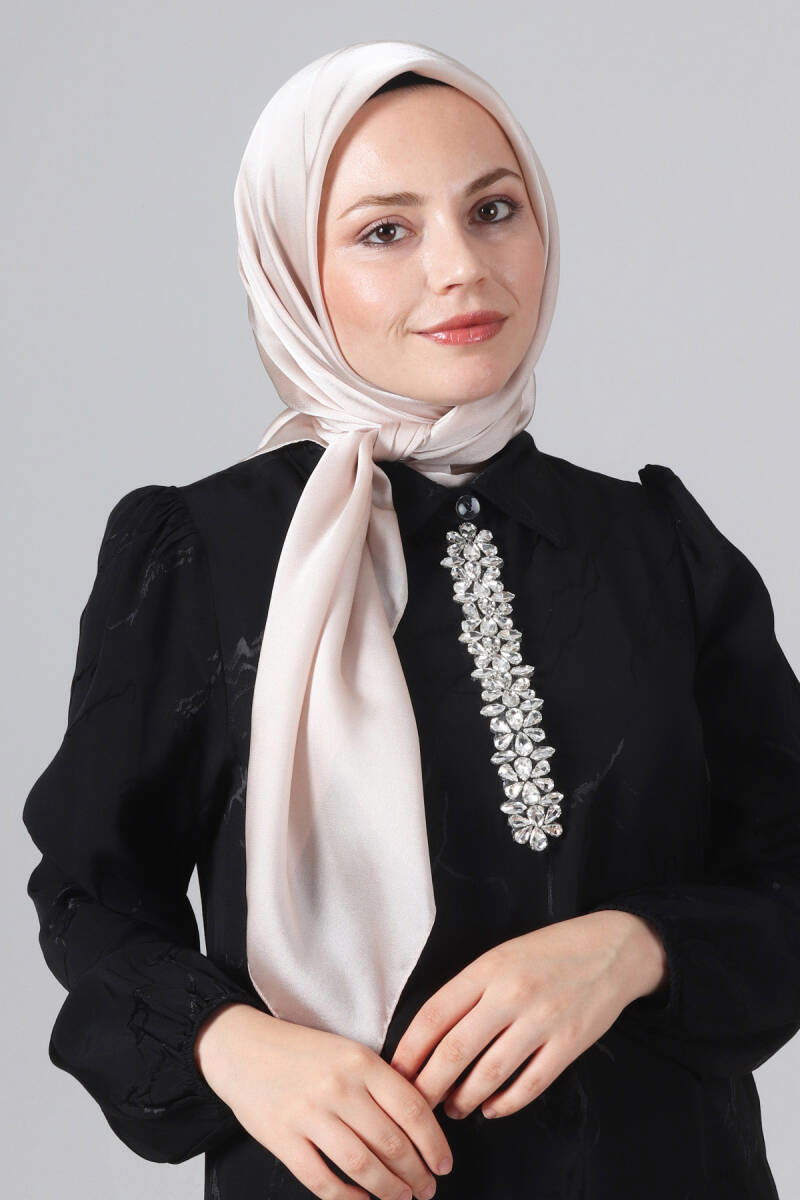 V-91 Como Saten Eşarp - harem